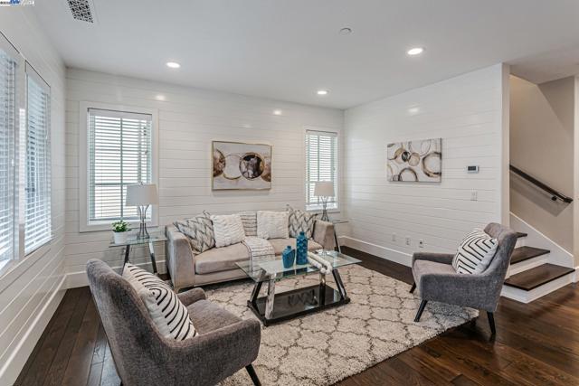 43150 Calle Familia, Fremont CA: https://media.crmls.org/mediaz/395a6b88-230b-45c2-82b4-e064553e88ac.jpg