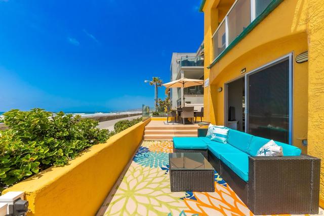 Image 8 of 52 For 3537 Ocean Front Walk