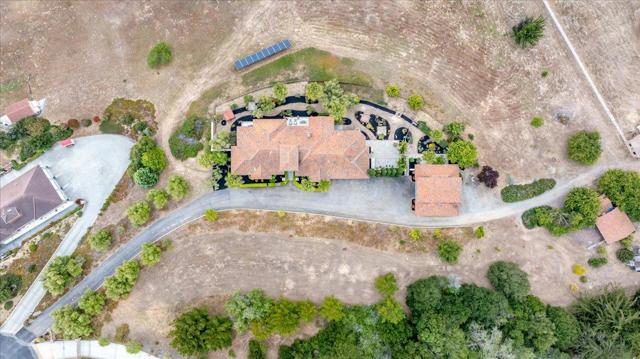 2710 Summerland Road,  CA: https://media.crmls.org/mediaz/395aa05a-3c16-4e1e-bbfc-f83fe3eb27a2.jpg