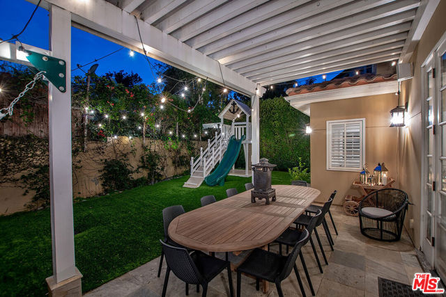 969 S Carmelina Avenue, Los Angeles CA: https://media.crmls.org/mediaz/395abfdd-9d79-46a5-ac8c-b5079bb6878d.jpg