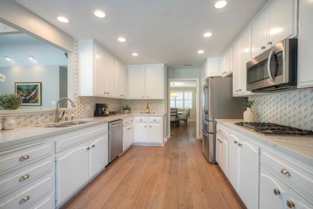 Detail Gallery Image 15 of 40 For 1234 Lupine Hills Dr, Vista,  CA 92081 - 4 Beds | 2/1 Baths