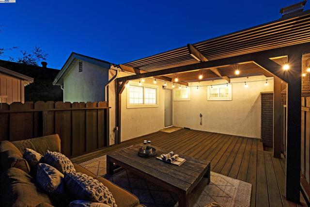 613 Joyce St, Livermore CA: https://media.crmls.org/mediaz/395bc412-b1ca-4b15-9d09-8d325886e484.jpg