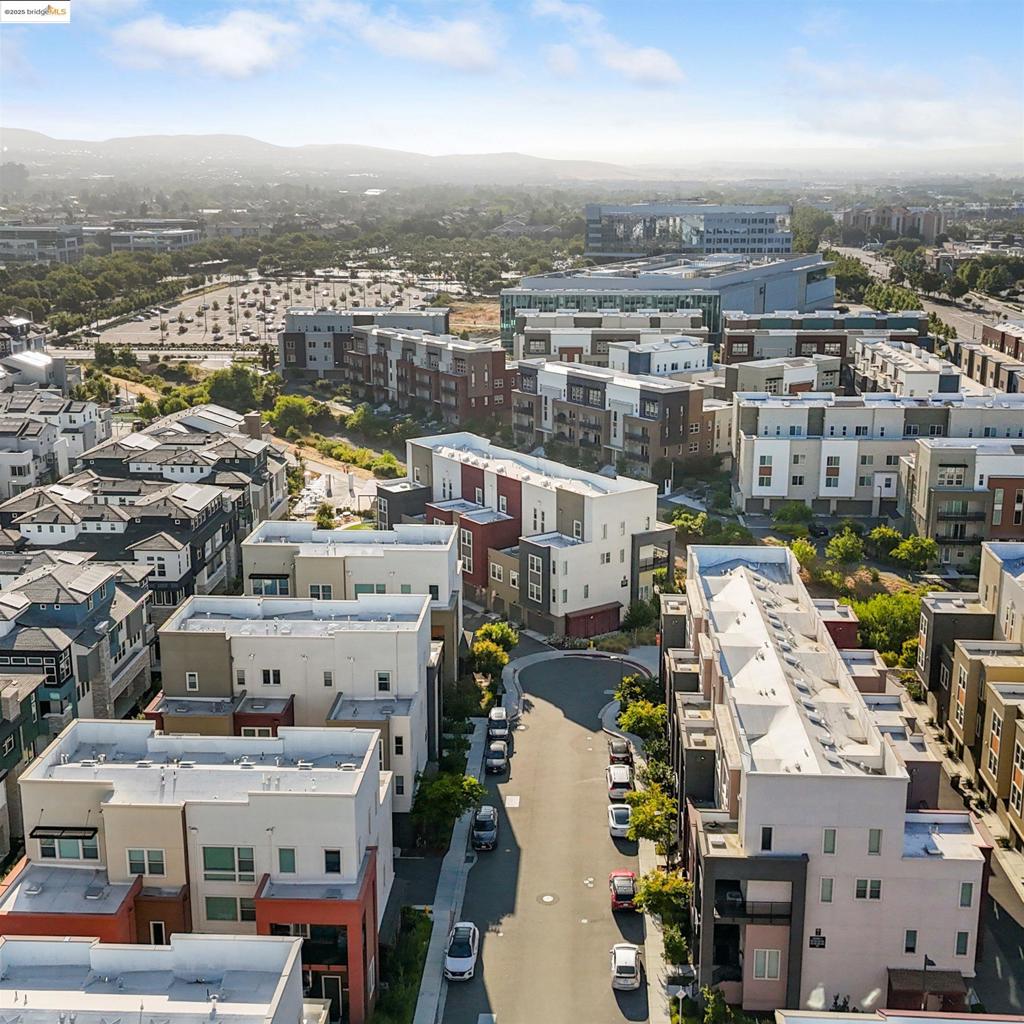https://media.crmls.org/mediaz/395c8298-5ae8-4ff4-a6f6-4423b872b2c0.jpg?preset=X-Large