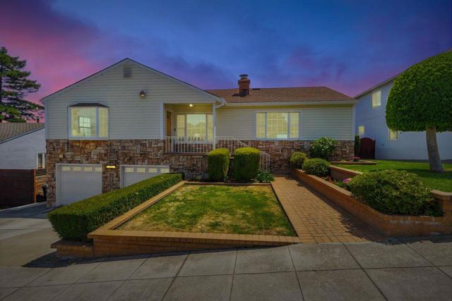 3709 Kenwood Avenue, San Mateo CA: https://media.crmls.org/mediaz/395d1435-800e-478c-9614-7e32854163de.jpg