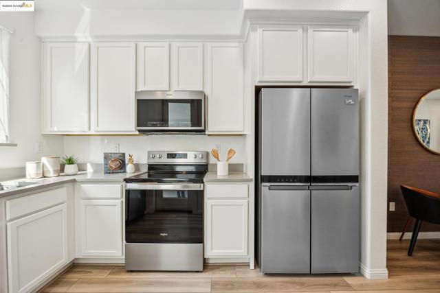 2823 Cathwood Ln, Alameda CA: https://media.crmls.org/mediaz/395d3a2e-b186-4d40-92a4-8cdbec53427d.jpg