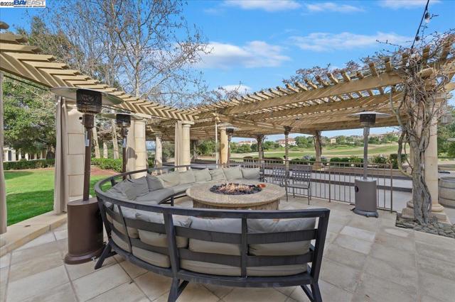 2434 Pomino Way, Pleasanton CA: https://media.crmls.org/mediaz/395dd604-3b1d-4cbf-9002-a91c9cb4e1f7.jpg