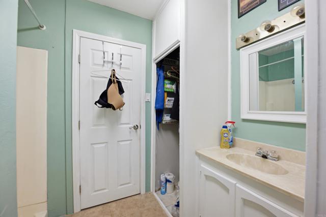 Detail Gallery Image 14 of 38 For 1650 N Broadway, Escondido,  CA 92026 - 3 Beds | 3 Baths