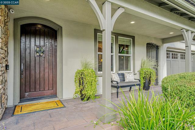 120 Tamarind Ln, Danville CA: https://media.crmls.org/mediaz/395fd831-af79-4eeb-b8d4-7091020176da.jpg