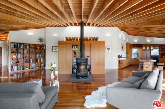 351 Wall Road, Napa CA: https://media.crmls.org/mediaz/3960fb88-7945-4685-80d2-bb8b53b179da.jpg