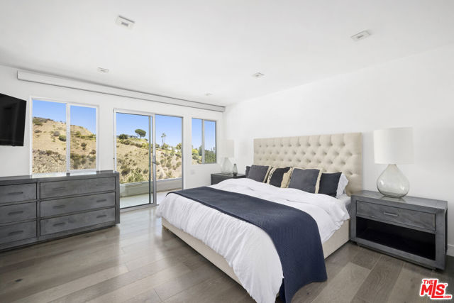 8540 Hillside Avenue, Los Angeles CA: https://media.crmls.org/mediaz/3961b77c-9ca9-4736-a56f-7055bb7998e5.jpg