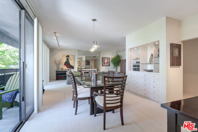 11322 Camarillo Street, 201 photo 7