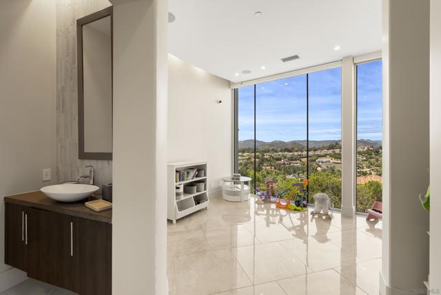 Image 8 of 44 For 13220 Highlands Ranch Rd