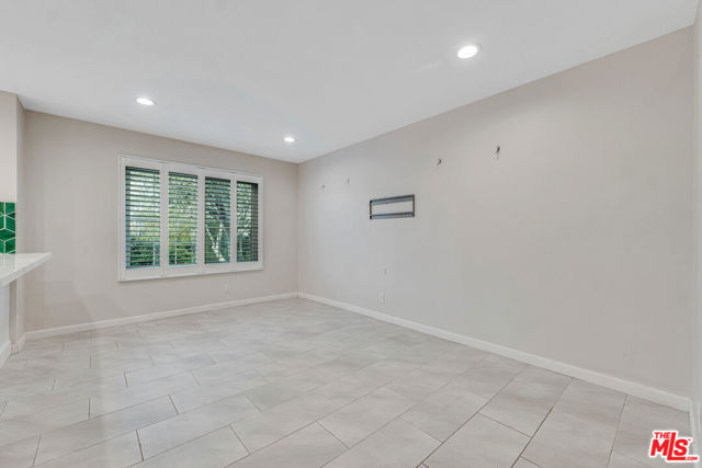 20950 Oxnard Street, Woodland Hills CA: https://media.crmls.org/mediaz/39634f34-ec51-4fea-947f-5f2a5c908b86.jpg
