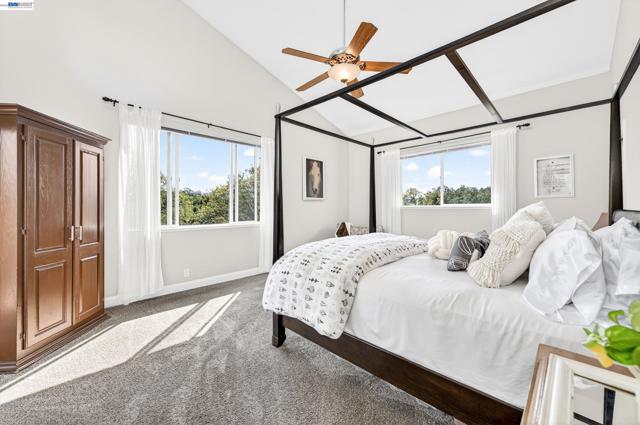 10700 Foothill Rd, Sunol CA: https://media.crmls.org/mediaz/39638809-e845-4c55-98c7-86bdcd51ce9d.jpg