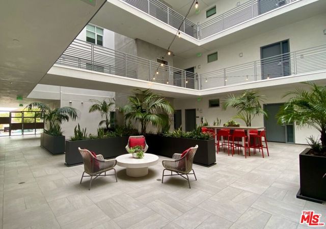 8017 W NORTON Avenue, West Hollywood CA: https://media.crmls.org/mediaz/396389ad-4b88-4ba7-8b62-7c63b3152c1e.jpg