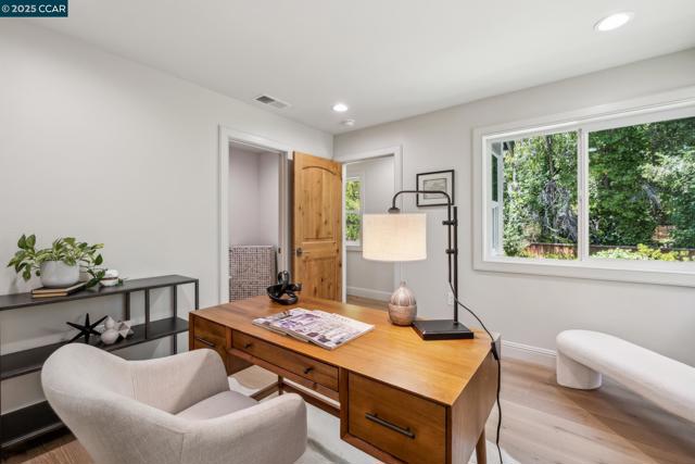 312 Soule Ave, Pleasant Hill CA: https://media.crmls.org/mediaz/3963aae0-c26c-4c2e-953b-0e34190e2119.jpg