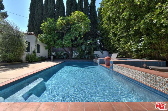 4277 Beck Avenue, Studio City CA: https://media.crmls.org/mediaz/396550f7-4146-47e4-b59c-bde50e37bd8f.jpg