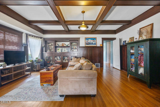 Detail Gallery Image 9 of 39 For 2400 W Main St, Alhambra,  CA 91801 - 3 Beds | 1/1 Baths