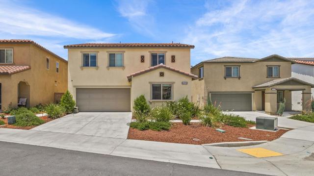 24008 Kestrel Court, Lake Elsinore CA: https://media.crmls.org/mediaz/3965e86d-9d8a-4b69-b4bd-6071ccf09bfd.jpg