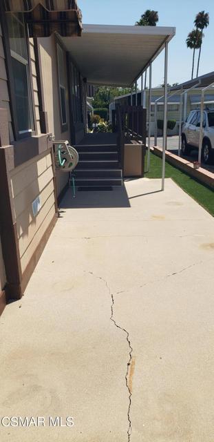 195 Tierra Rejada Road, Simi Valley CA: https://media.crmls.org/mediaz/3966284a-c379-44ae-b373-8c5b0e01f627.jpg