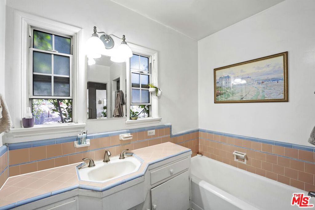 MLS #25490021 img 18