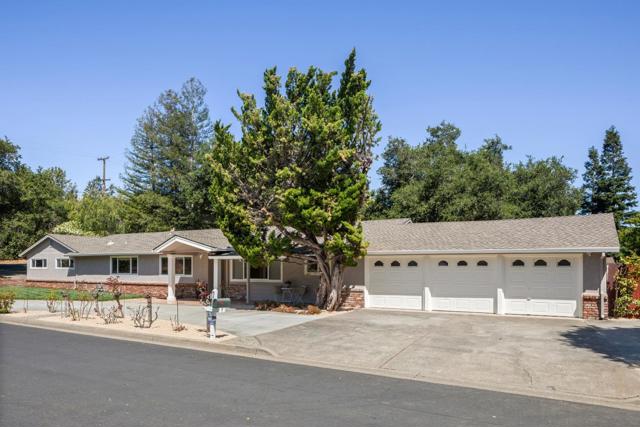 880 Moana Court, Palo Alto CA: https://media.crmls.org/mediaz/3967d6d2-9d9e-467e-8c8a-c0854860ea6e.jpg