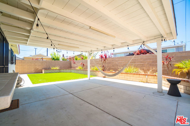 24613 Neptune Avenue, Carson CA: https://media.crmls.org/mediaz/3967f413-7479-47a0-a129-a077a98900c7.jpg