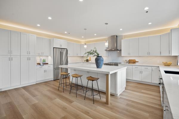 575 Seymour Street, Half Moon Bay CA: https://media.crmls.org/mediaz/39680da2-fd83-4749-91b5-205db834a848.jpg