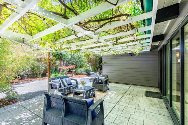 582 Morse Avenue, Sunnyvale CA: https://media.crmls.org/mediaz/39681e5b-e996-4d80-85a4-46008c1afc9b.jpg