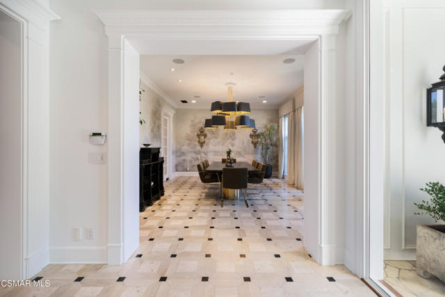 2160 Marshbrook Road, Thousand Oaks CA: https://media.crmls.org/mediaz/396845d1-45ae-462d-b54c-ed4101a34705.jpg