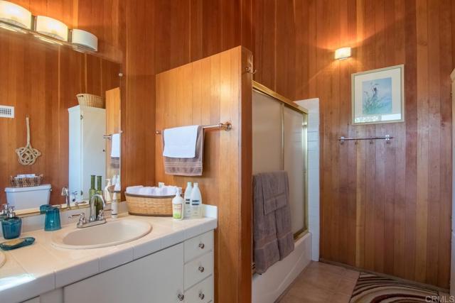 2112 Whispering Pines Drive, Julian CA: https://media.crmls.org/mediaz/39684fa6-b4fd-42d4-a3de-53a0ee564ae7.jpg