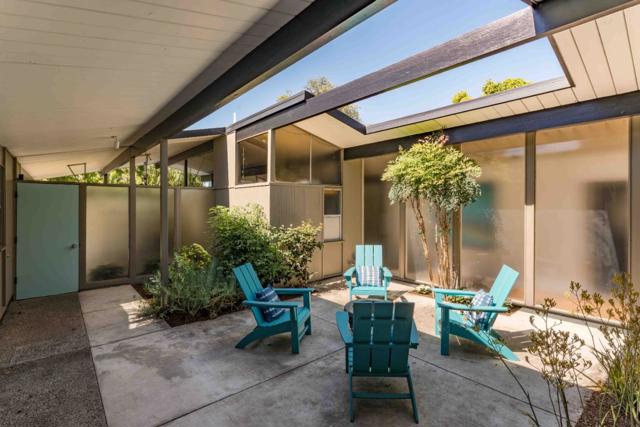 779 Holly Oak Drive, Palo Alto CA: https://media.crmls.org/mediaz/39688f68-bb64-4884-a76e-d9c40f4fbc15.jpg