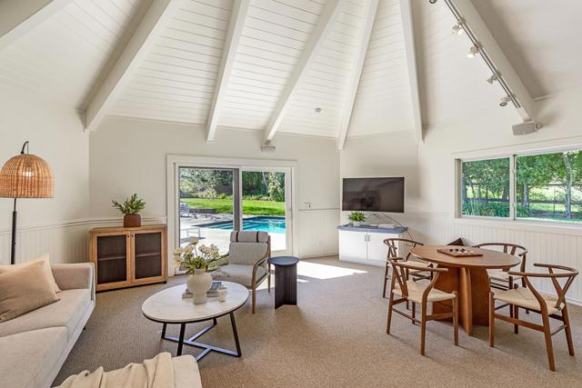 25600 Willow Pond Lane, Los Altos Hills CA: https://media.crmls.org/mediaz/3969b8dd-e6e7-4e94-bf56-515a14e7cd27.jpg