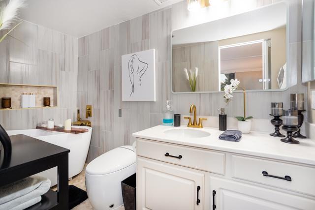 Detail Gallery Image 18 of 41 For 24055 Paseo Del Lago #155,  Laguna Woods,  CA 92637 - 2 Beds | 2 Baths