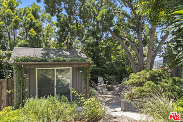 2027 Park Drive, Los Angeles CA: https://media.crmls.org/mediaz/396a2382-bc5b-4d24-b5ac-ea2dad334a89.jpg
