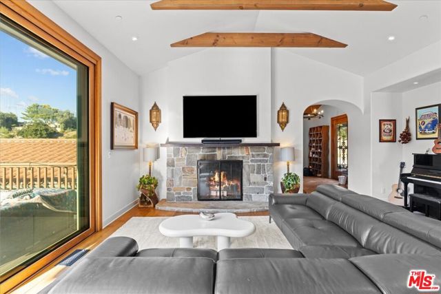 2373 Tuna Canyon Road photo 8