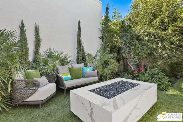 141 Blue Moon Drive, Palm Springs, CA 92262