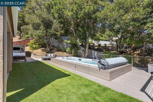 17691 Whisper Ln, Castro Valley CA: https://media.crmls.org/mediaz/396a9ada-b965-4875-aa92-0b8a4260e3a3.jpg