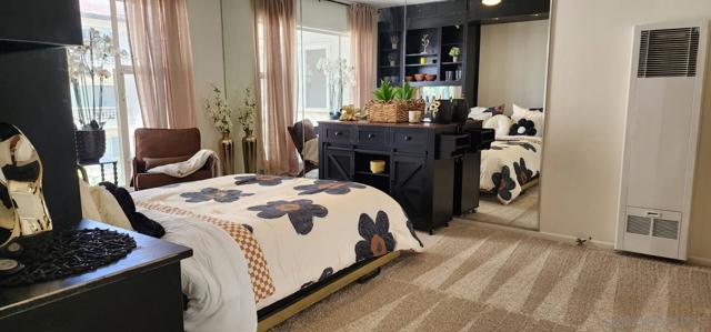 220 Coast Blvd, La Jolla CA: https://media.crmls.org/mediaz/396b24fd-45d2-4a4c-a819-7c83ce65831f.jpg