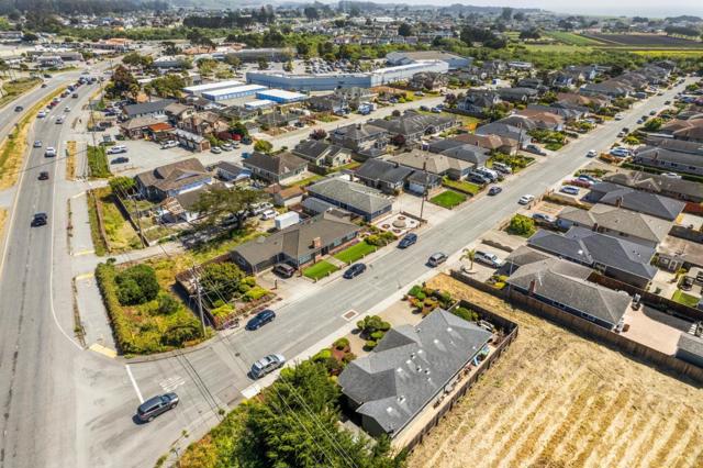 456 Grand Boulevard, Half Moon Bay CA: https://media.crmls.org/mediaz/396b4155-193e-4e63-9a2f-89bc8e1d1e3a.jpg