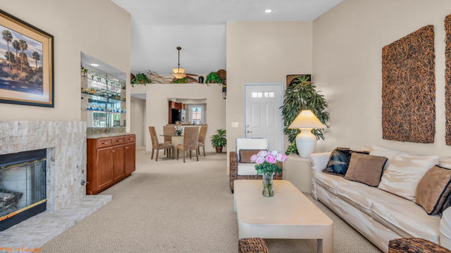292 Desert Falls E Drive, Palm Desert CA: https://media.crmls.org/mediaz/396c11d5-2564-4157-a858-348c2acc596c.jpg