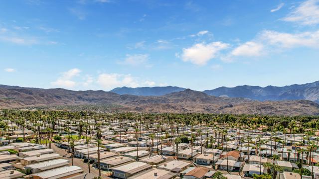392 Standing Bear, Cathedral City CA: https://media.crmls.org/mediaz/396c2202-ba1f-4c68-af42-ffb3c0e406df.jpg
