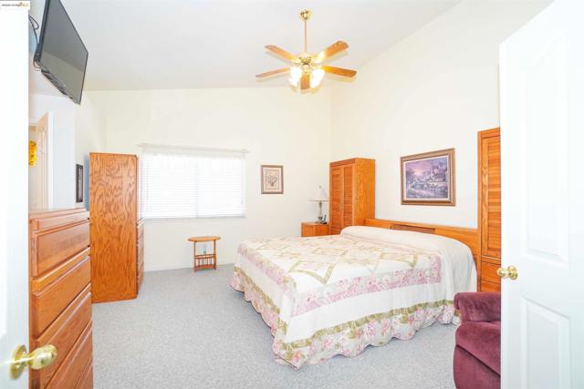 5402 Navajo Ct, Antioch CA: https://media.crmls.org/mediaz/396c2895-698e-4563-8bf5-ce05252e8c85.jpg