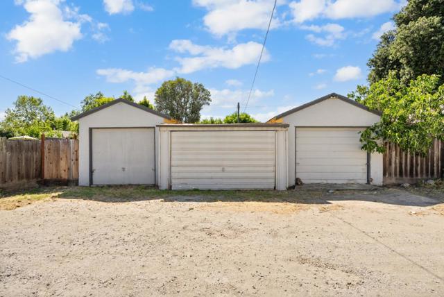 553 Line Street, Hollister CA: https://media.crmls.org/mediaz/396d8153-8c76-43de-8957-7bd4d6332997.jpg