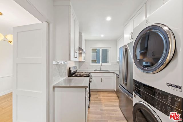 1250 N Crescent Heights Boulevard, West Hollywood CA: https://media.crmls.org/mediaz/396e27f8-3c4f-43c6-9bd9-2b33973882f1.jpg