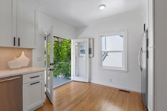 1555 Alma Street, Palo Alto CA: https://media.crmls.org/mediaz/396e93a8-08fb-4ba2-8235-9da28b07b56c.jpg