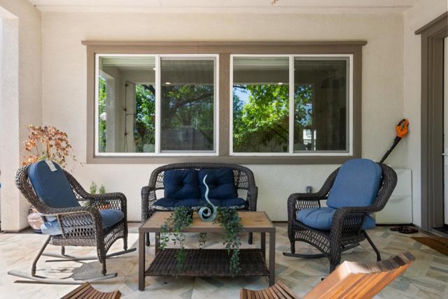 6573 Purple Crab Drive, Newark CA: https://media.crmls.org/mediaz/396ef117-1d37-4b0b-9a29-4476a41ea0c9.jpg
