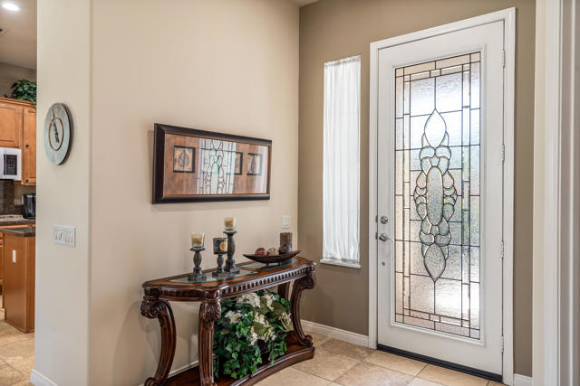 80132 Avenida Santa Olivia, Indio CA: https://media.crmls.org/mediaz/396f208f-fe9f-4706-9d88-f6878c651be9.jpg