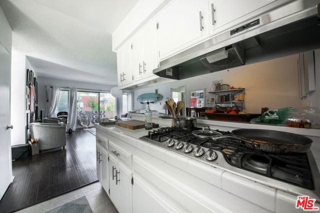 Drew Fenton | 11933 Darlington Avenue Los Angeles CA | MLS: 7171698