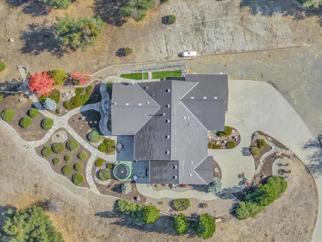 46347 Opah Drive, Ahwahnee CA: https://media.crmls.org/mediaz/396fe756-19a1-43ed-8fbf-6e9a9cc33df3.jpg